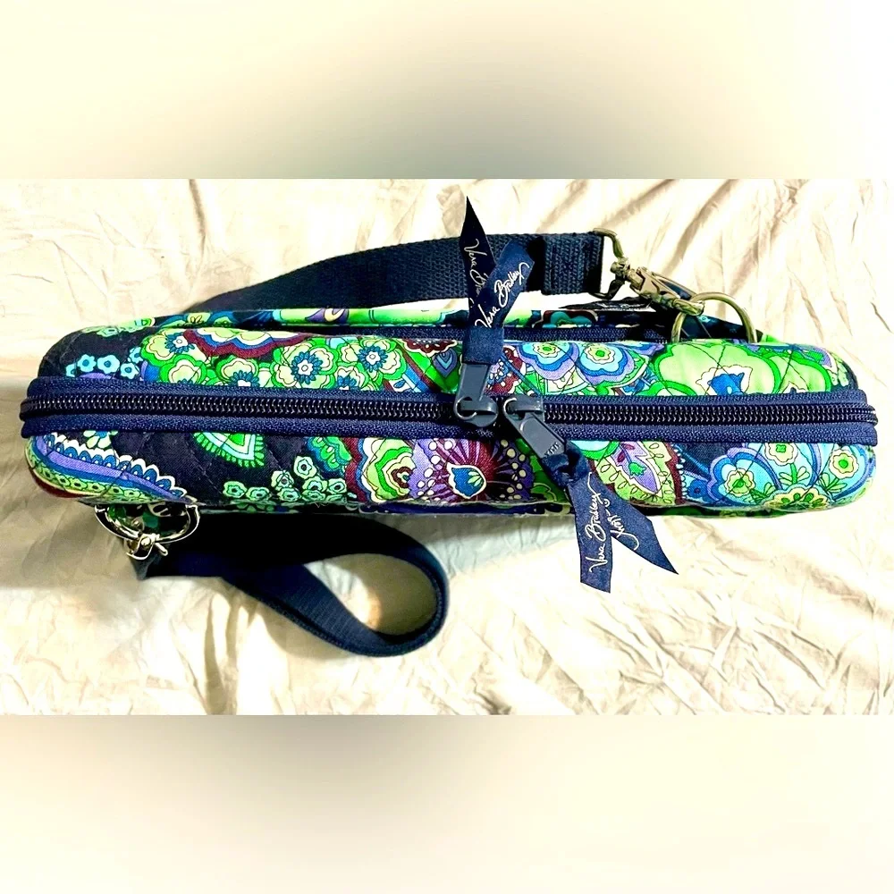 VERA BRADLEY hard shell lap top/tablet navy floral carrying case size11x8 excond